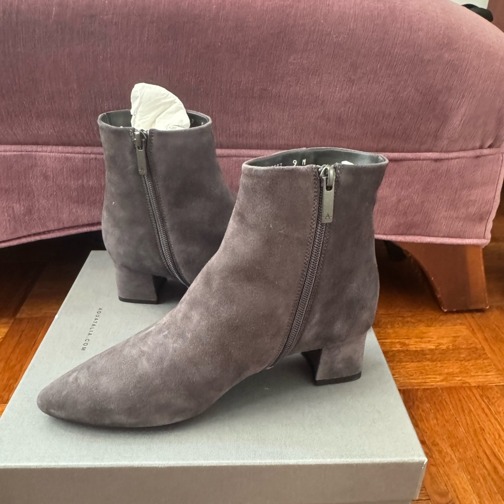Aquatalia Charcoal Suede Heeled Boots NWOT OFFERS ARE ACCEPTED